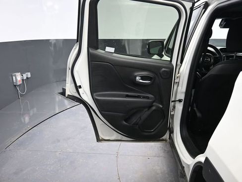 Used 2022 Jeep Renegade Altitude w/ Sun/Sound Group image 30