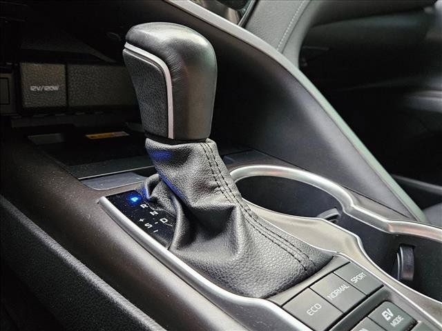 Used 2022 Toyota Camry XLE w/ Cold Weather Package FWD image 13