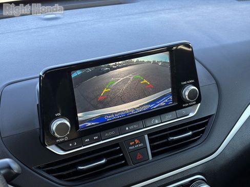 Used 2024 Nissan Altima 2.5 S image 27