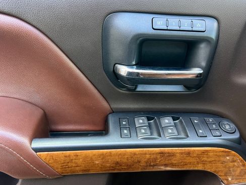 Used 2017 Chevrolet Silverado 1500 High Country image 13