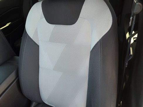 Used 2025 Chevrolet Trax LS w/ LS Convenience Package image 13