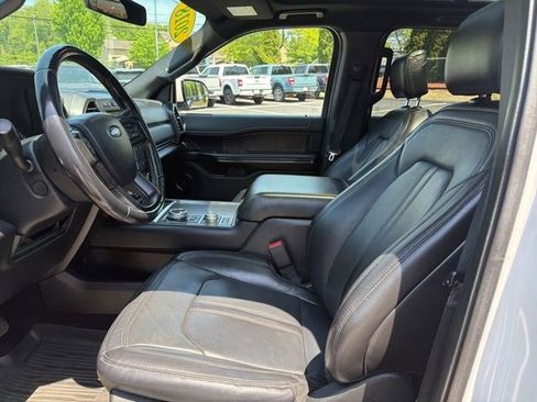 Used 2018 Ford Expedition Limited w/ Equipment Group 302A AWD/4WD image 13