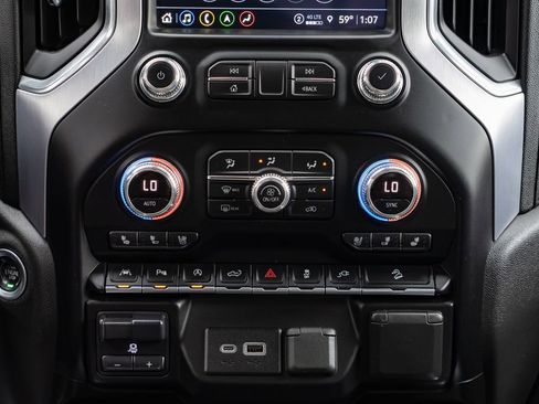 Used 2021 GMC Sierra 1500 SLT w/ SLT Premium Plus Package AWD/4WD image 16