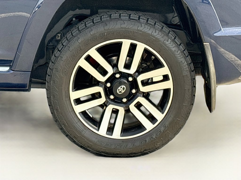 Used 2015 Toyota 4Runner Limited AWD/4WD image 31
