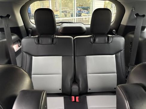 Used 2022 Ford Explorer XLT w/ Equipment Group 202A AWD/4WD image 21