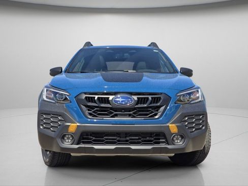 Used 2025 Subaru Outback Wilderness AWD/4WD image 3