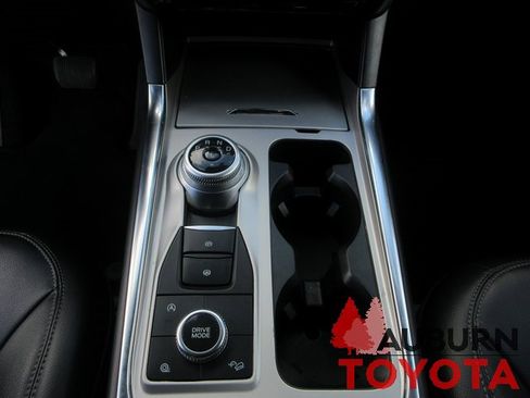 Used 2023 Ford Explorer Limited image 21