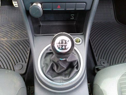 Used 2012 Volkswagen Beetle 2.0T image 18