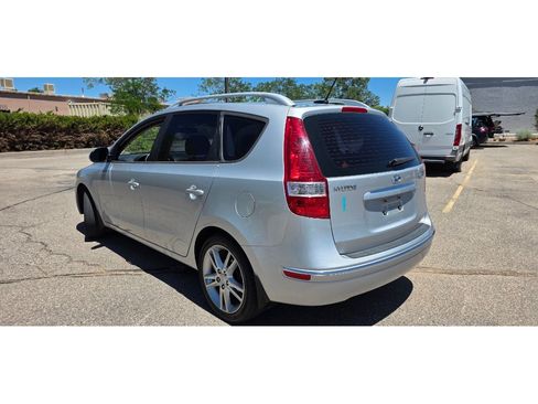 Used 2012 Hyundai Elantra FWD image 6