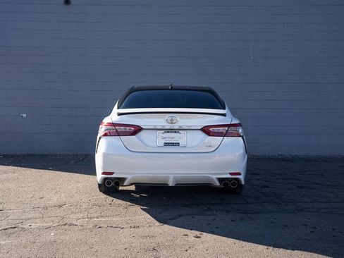 Used 2019 Toyota Camry XSE image 6