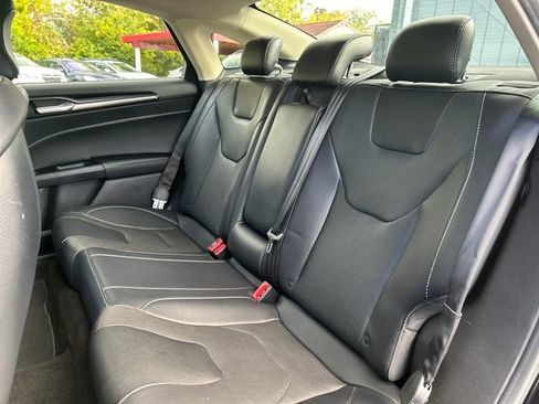 Used 2019 Ford Fusion Titanium image 26