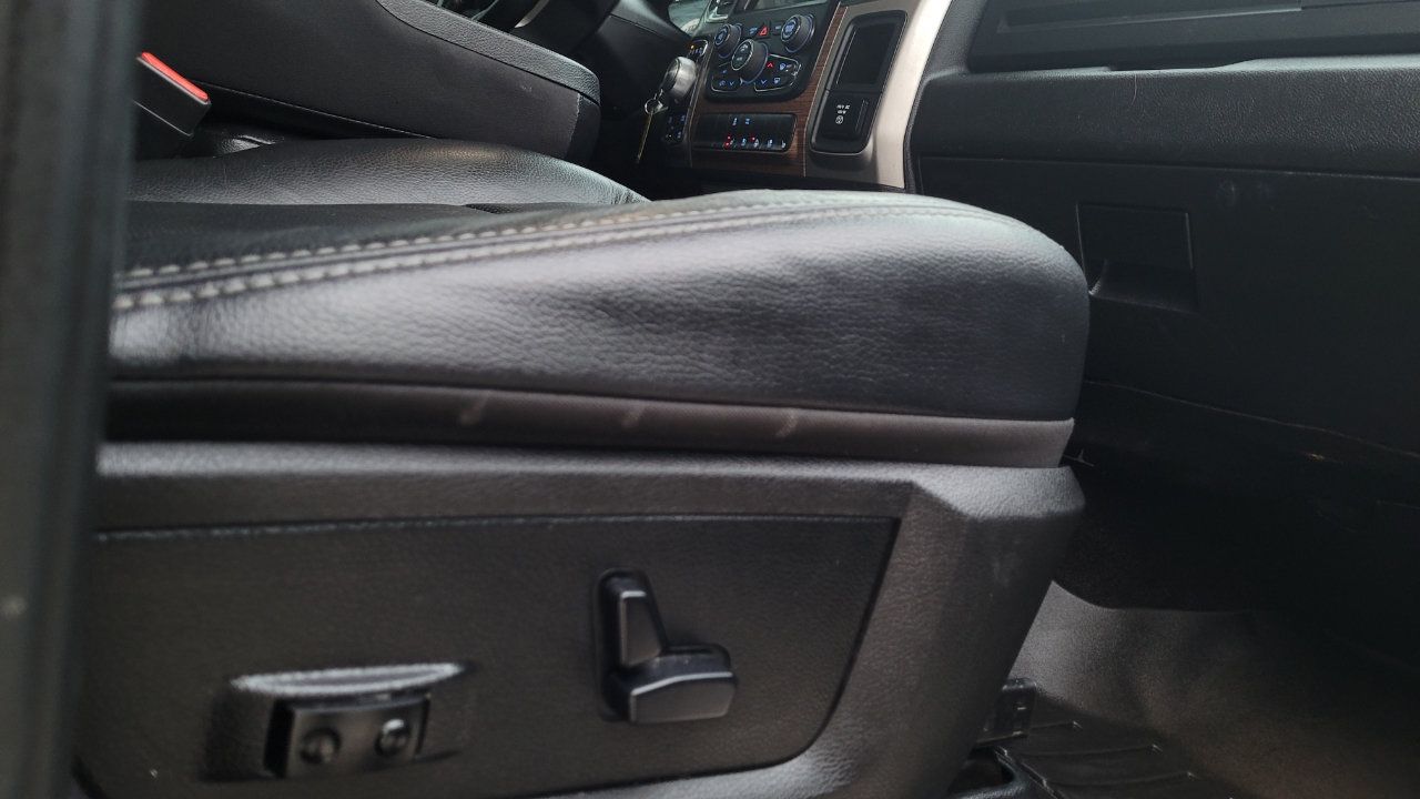 Used 2017 RAM 1500 Laramie AWD/4WD image 33