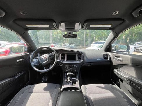Used 2018 Dodge Charger SXT w/ Blacktop Package RWD image 31