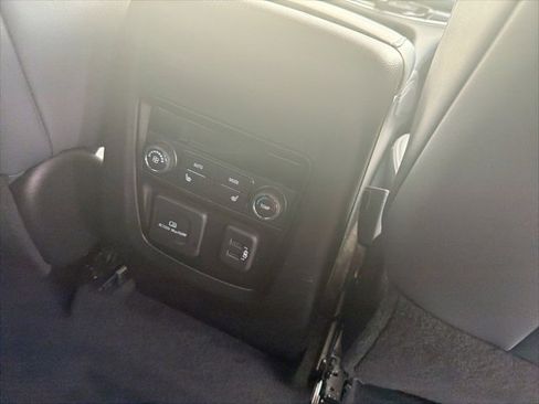 Used 2024 Buick Enclave Premium image 10