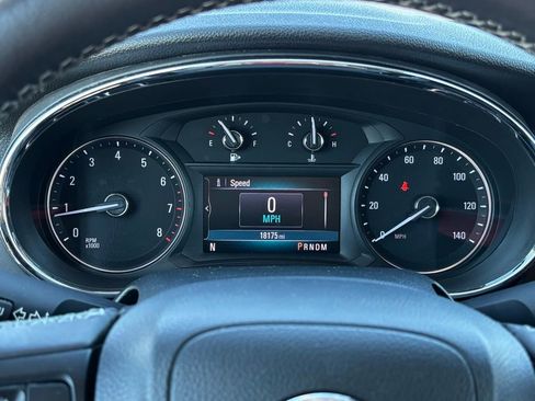 Used 2021 Buick Encore Preferred image 24