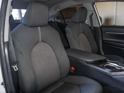 Used 2022 Toyota Camry LE image 39