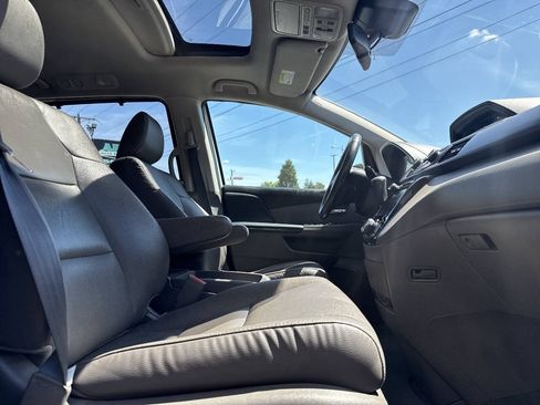 Used 2016 Honda Odyssey EX-L image 17