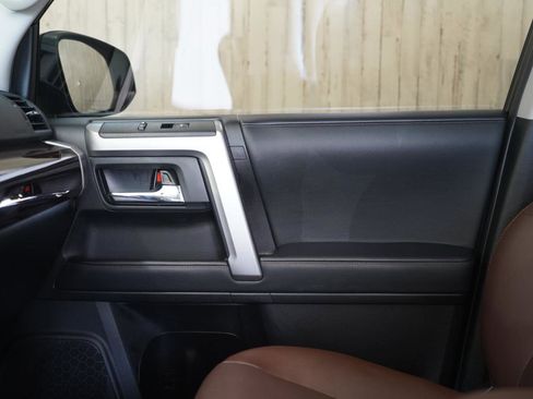 Used 2021 Toyota 4Runner Limited AWD/4WD image 34