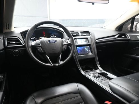 Used 2018 Ford Fusion SE w/ Equipment Group 201A image 19