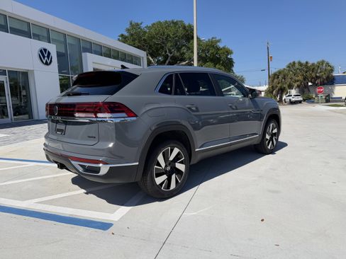 New 2026 Volkswagen Atlas Cross Sport SEL AWD/4WD image 3