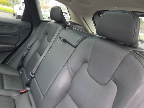 Certified 2023 Volvo XC60 B5 Plus w/ Climate Package image 6