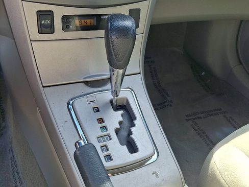 Used 2011 Toyota Corolla LE FWD image 16