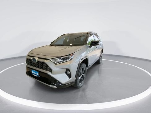 Used 2019 Toyota RAV4 XSE w/ XSE Weather Package AWD/4WD image 4