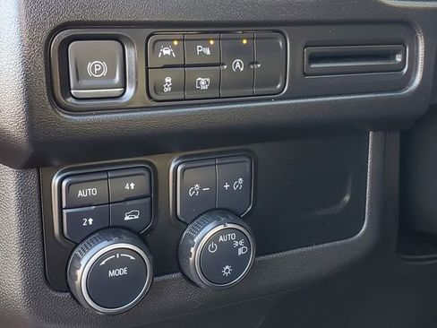 Used 2023 Chevrolet Tahoe LT w/ Luxury Package image 12