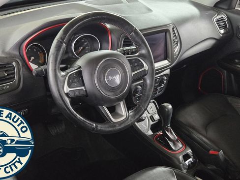 Used 2018 Jeep Compass Trailhawk w/ Leather Interior Group AWD/4WD image 11