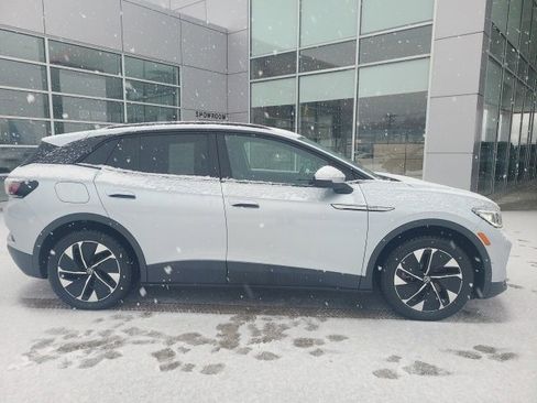 Used 2022 Volkswagen ID.4 Pro S image 8