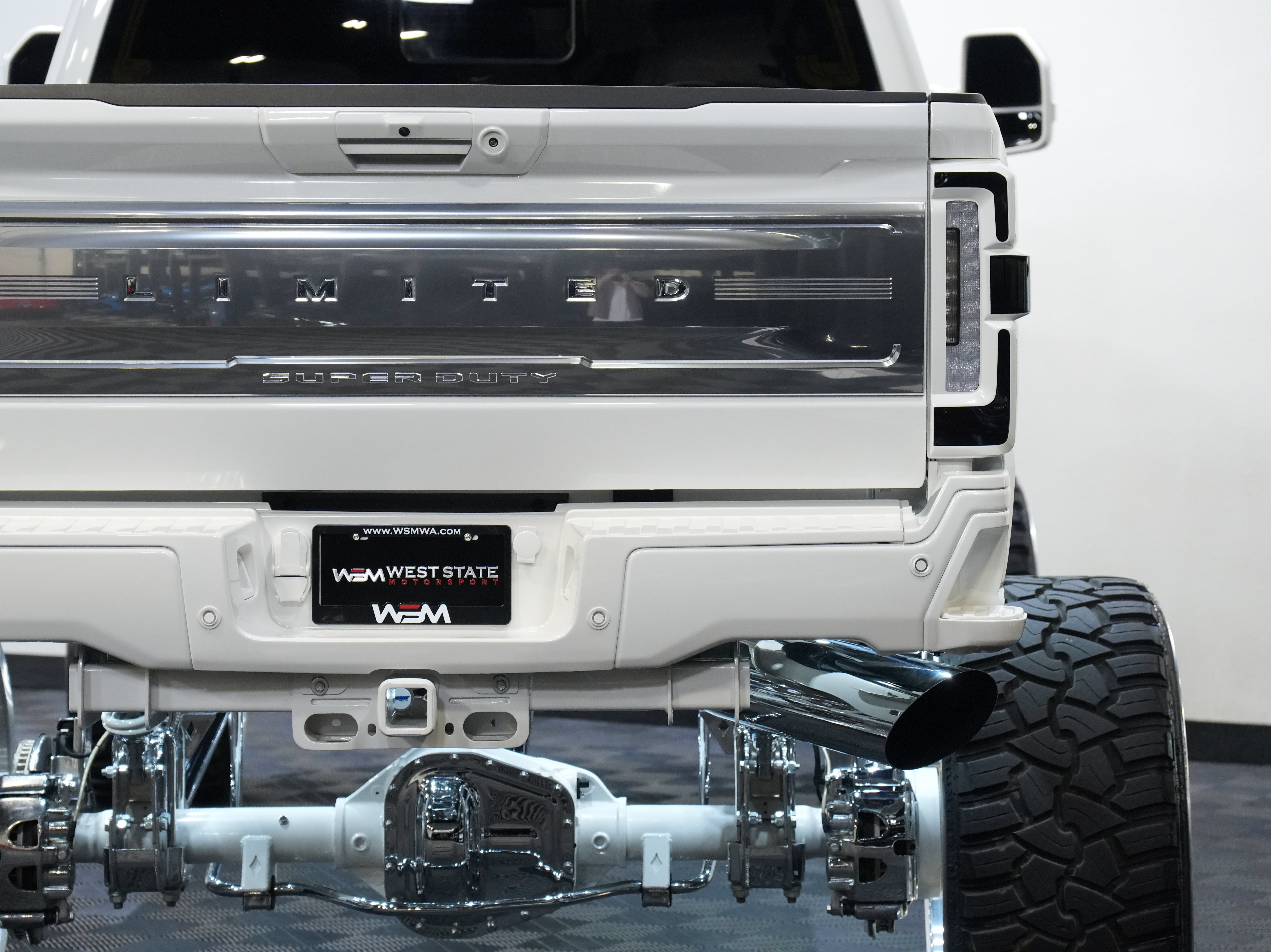 Used 2024 Ford F350 Limited AWD/4WD image 21
