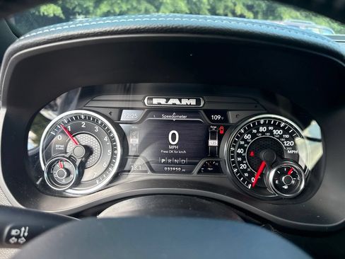 Used 2023 RAM 1500 Laramie AWD/4WD image 32