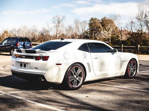 Used 2010 Chevrolet Camaro SS w/ RS Package image 16