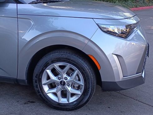 Used 2025 Kia Soul S FWD image 2