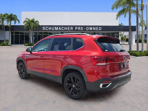 Certified 2022 Volkswagen Taos SE w/ IQ.Drive SE Package FWD image 5