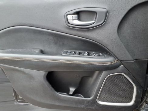 Used 2018 Jeep Compass Limited w/ Navigation Group image 17