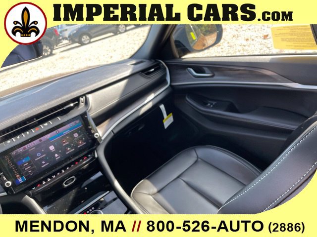 New 2026 Jeep Grand Cherokee Limited w/ Limited Altitude Package AWD/4WD image 21