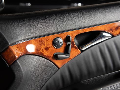 Used 2009 Mercedes-Benz E 63 AMG Sedan image 35