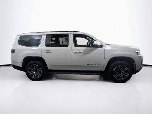 Used 2022 Jeep Wagoneer Series III image 4