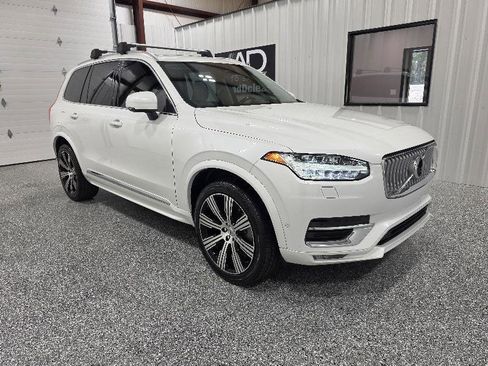 Used 2023 Volvo XC90 B6 Ultimate w/ Protection Package Premier image 4