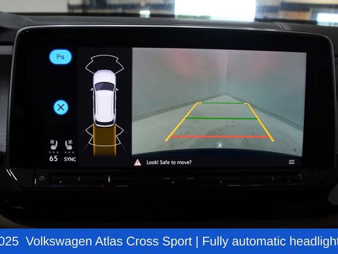 Used 2025 Volkswagen Atlas Cross Sport SE FWD image 20