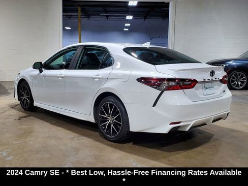 Used 2024 Toyota Camry SE FWD image 11