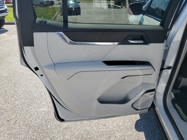 Used 2024 GMC Acadia Denali FWD image 38