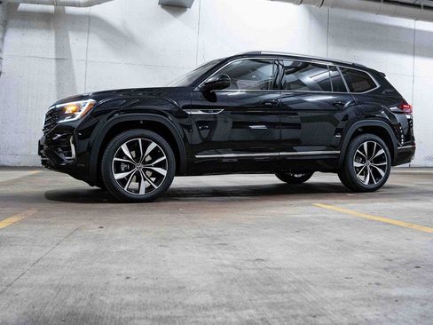 New 2026 Volkswagen Atlas SEL Premium R-Line image 3