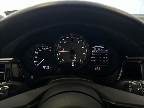 Certified 2023 Porsche Macan S image 21