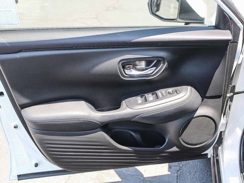 Used 2024 Honda HR-V LX image 21