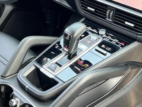 Certified 2023 Porsche Cayenne AWD/4WD image 39