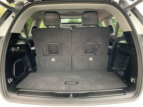 Used 2022 Jeep Grand Cherokee L Limited w/ Black Appearance Package image 13