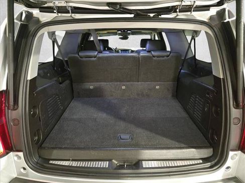 Used 2019 Chevrolet Suburban Premier AWD/4WD image 13