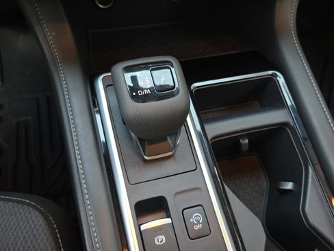 Certified 2024 Nissan Pathfinder SV w/ SV Premium Package image 16